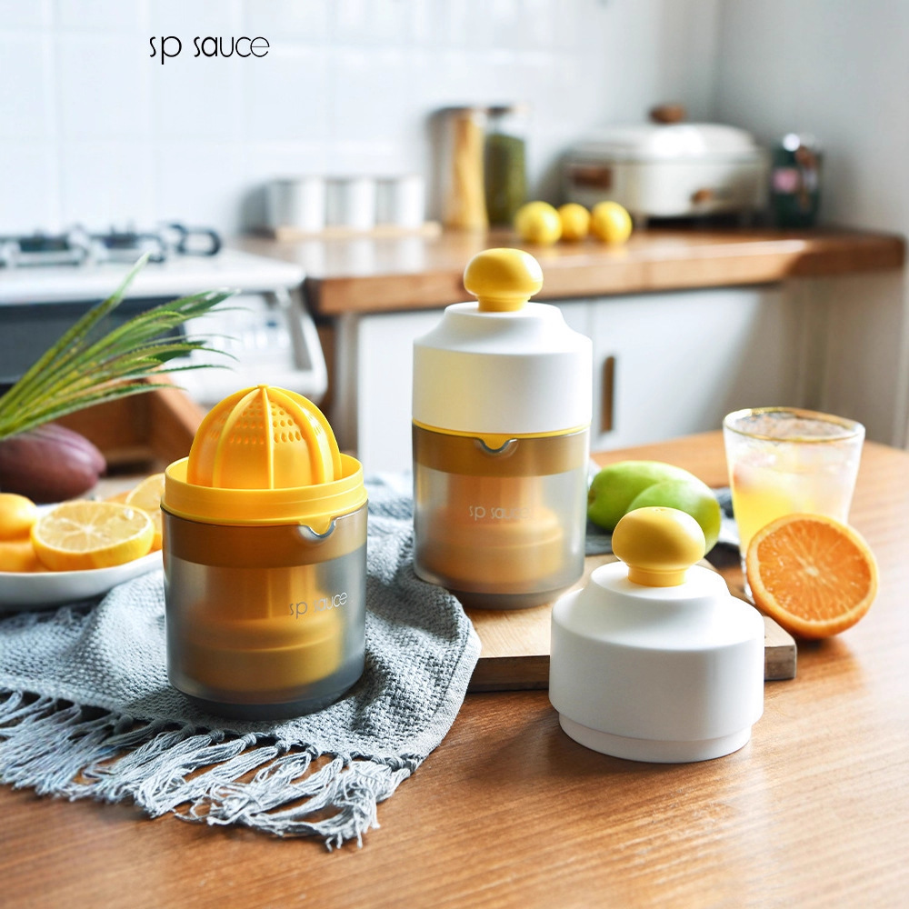 Simple Manual Juicer Small Portable Orange Juice Cup Household Squeezer Fruit Orange Lemon Juicer
