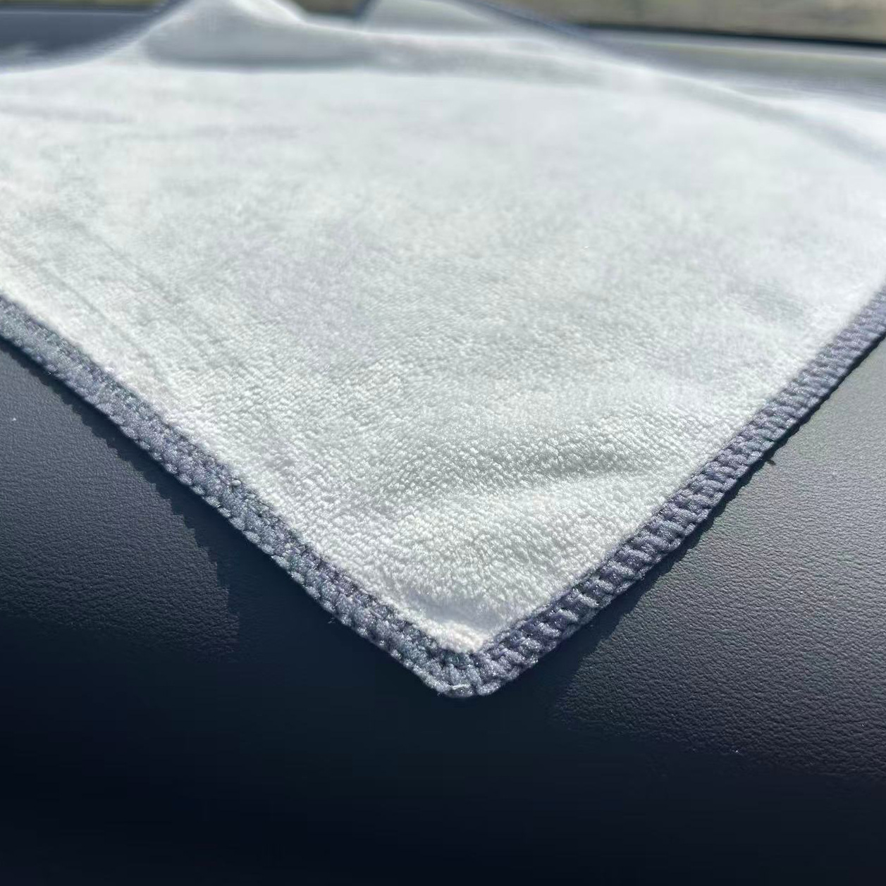 Square microfiber thick small square 30*30cm velvet absorbent beauty salon white square factory wholesale