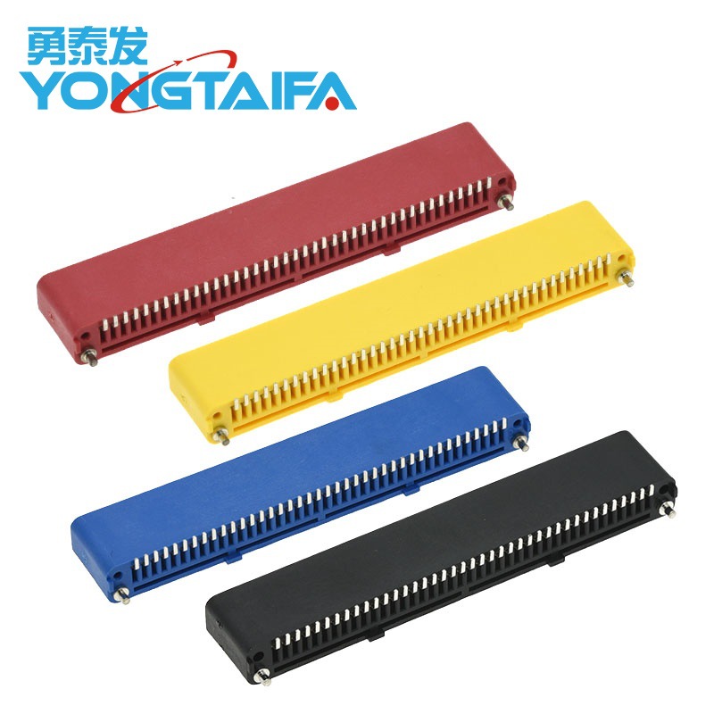 Популярная плата разработки Micro:Bit с вертикальным и горизонтальным слотами