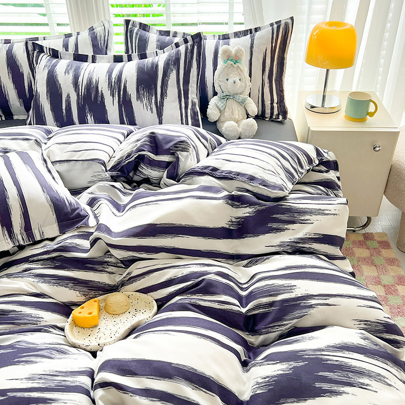 Cartoon bedding quilt cover student dormitory three-piece quilt set 4-piece skin-friendly wash cotton four-piece set clearance