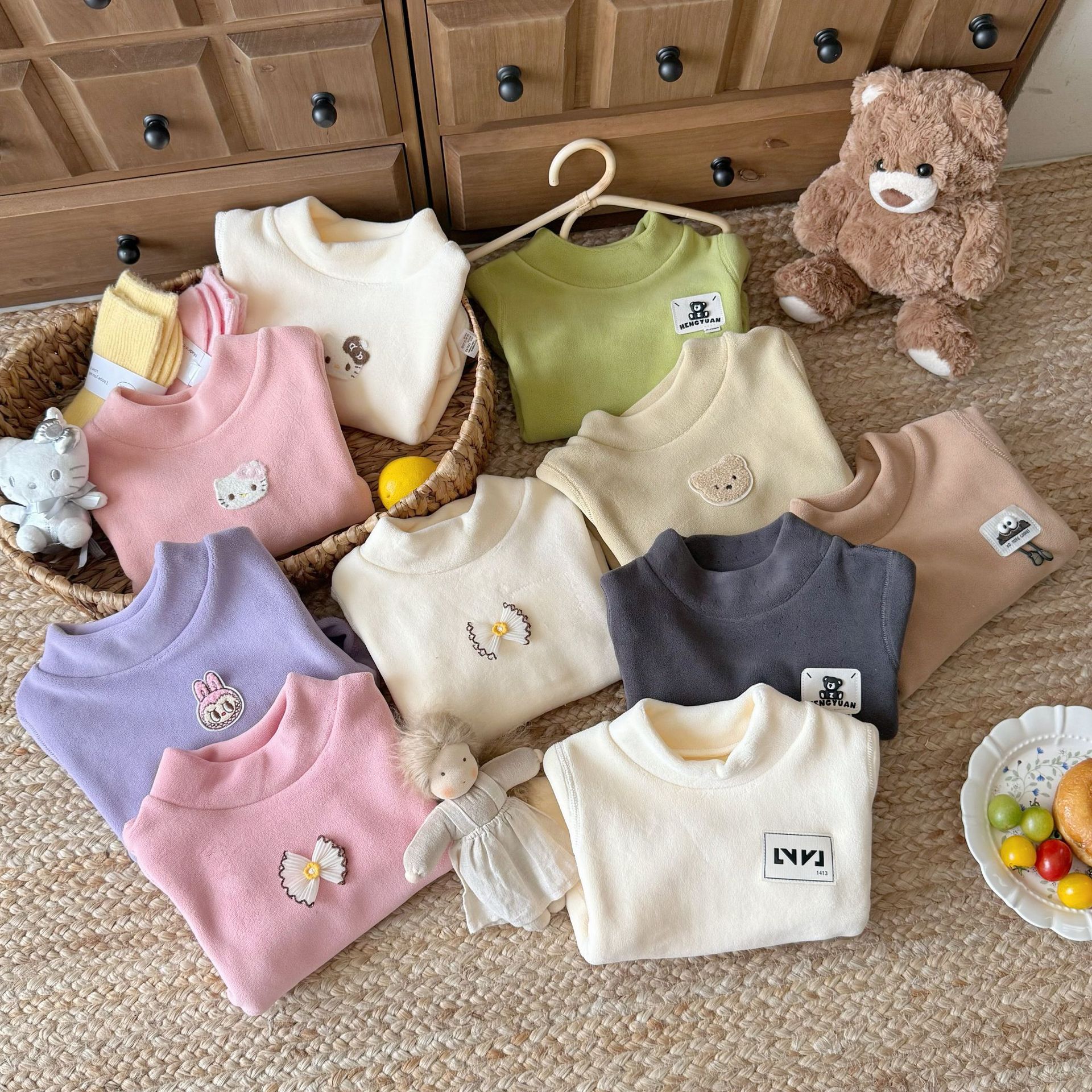 Children's Base Layer Autumn and Winter Fleece Seamless Cartoon Versatile Top Boys Girls Round Neck Thick Long Sleeve Children's Clothing