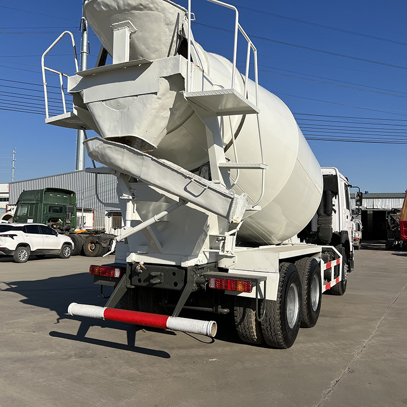 Transfer of Second-Hand Commercial Concrete Mixer Truck, Rear Eight-Wheel Commercial Concrete Transport Tank Truck, 14 Cubic Meter Cement Mixer Truck