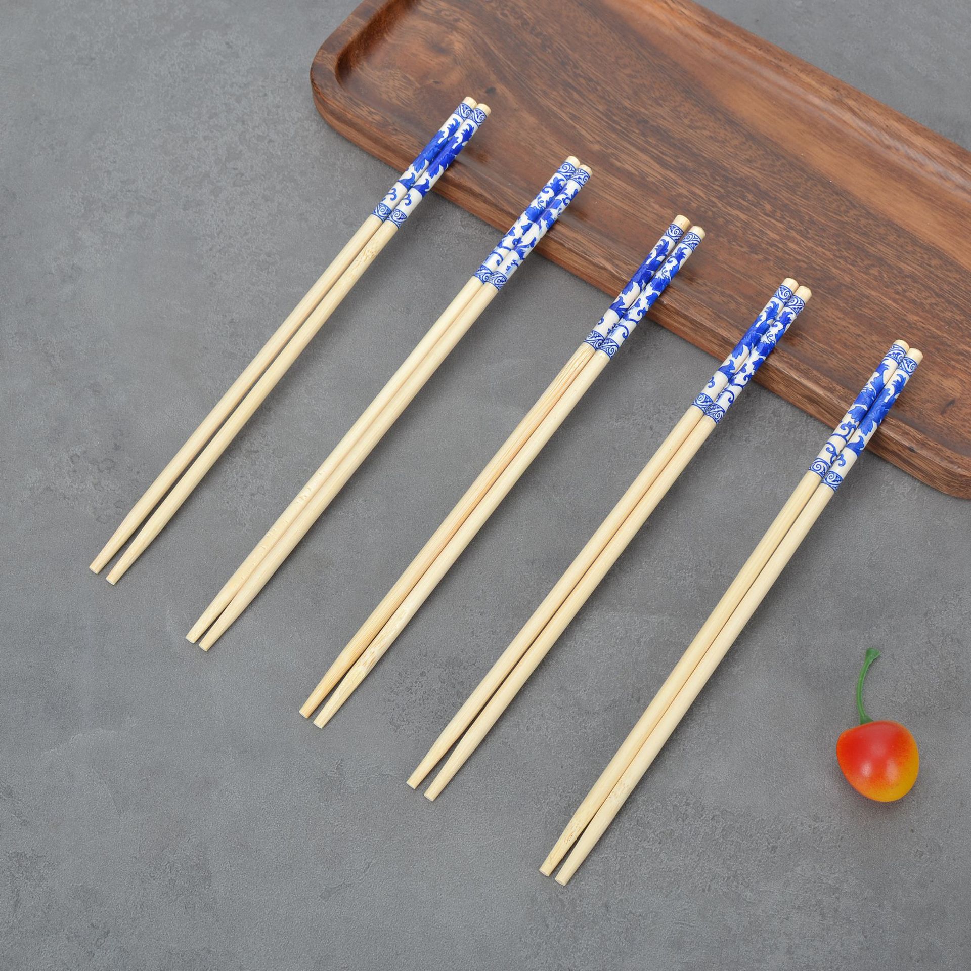 Direct Supply from Manufacturer of Disposable Blue and White Chopsticks, Takeout Chopsticks, Wholesale Barbecue Street Stall Tableware, Bamboo Chopsticks