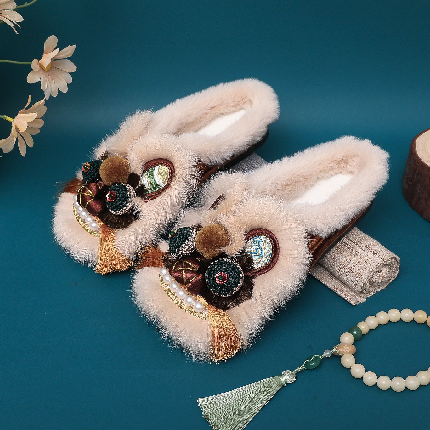 Adult Tiger Head Shoes Original Handmade Cloth Shoes Winter Velvet Toe Slippers for Women to Wear at Home and Outside New Chinese Style Half Slippers