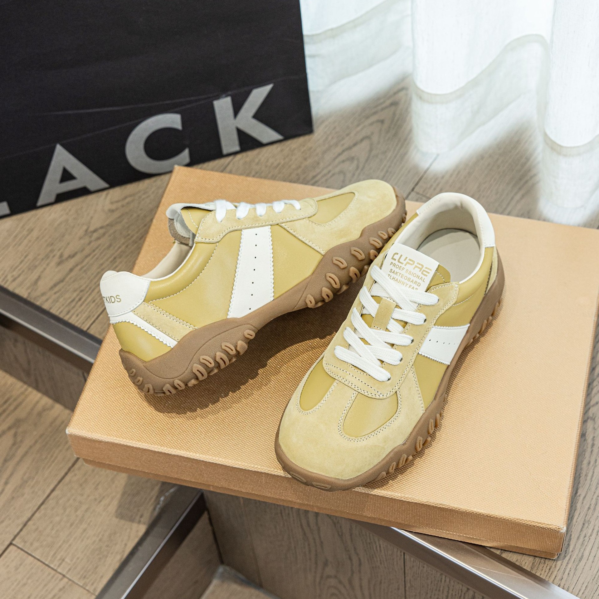 Small Height 7cm Leather Non-slip All-match German Training Shoes New Shoes Women's Soft Sole Women's Shoes 56002