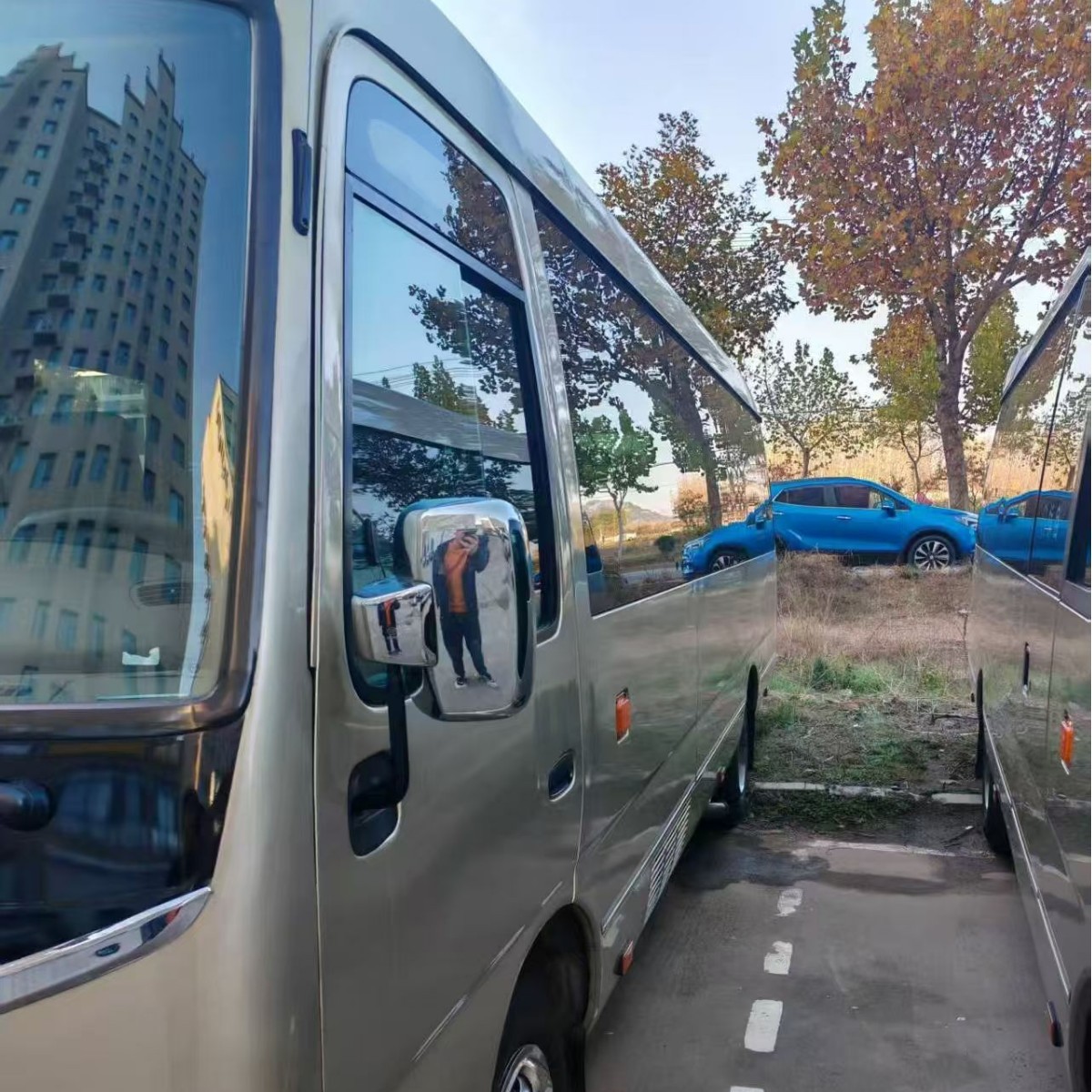 Export Version of Toyota Coaster Minibus Passenger Car, Second-Hand Refurbished 19-Seat Business Reception Special Vehicle with Complete Procedures