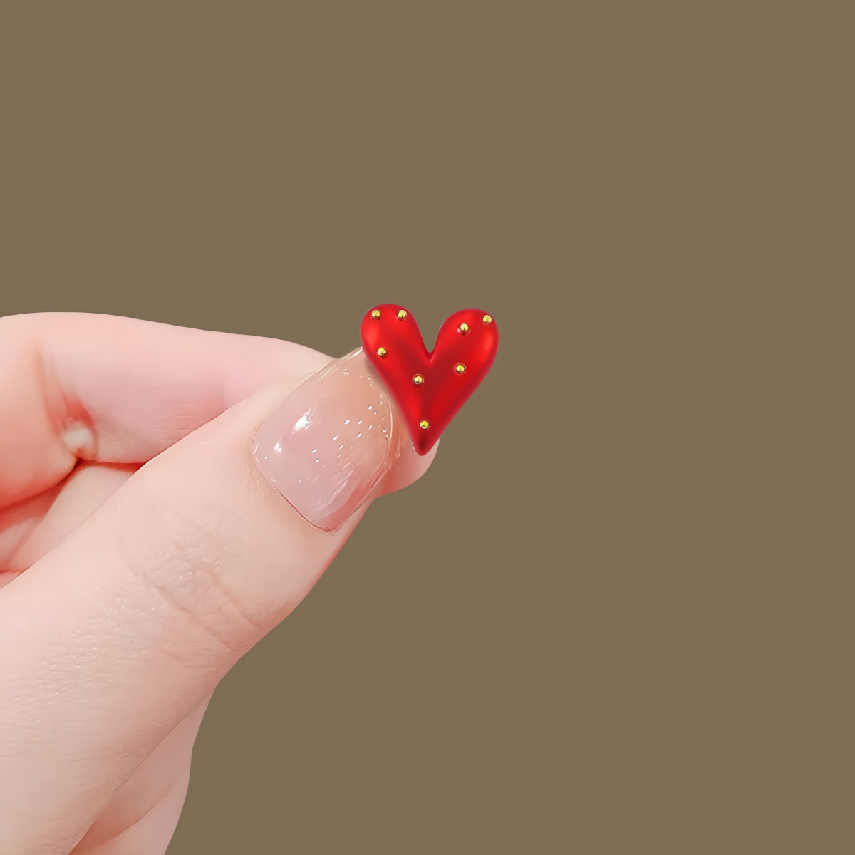 Летняя красная брошка-сердце против обнажения для женщин, высококачественные доступные люксовые фиксированные аксессуары для воротников рубашек