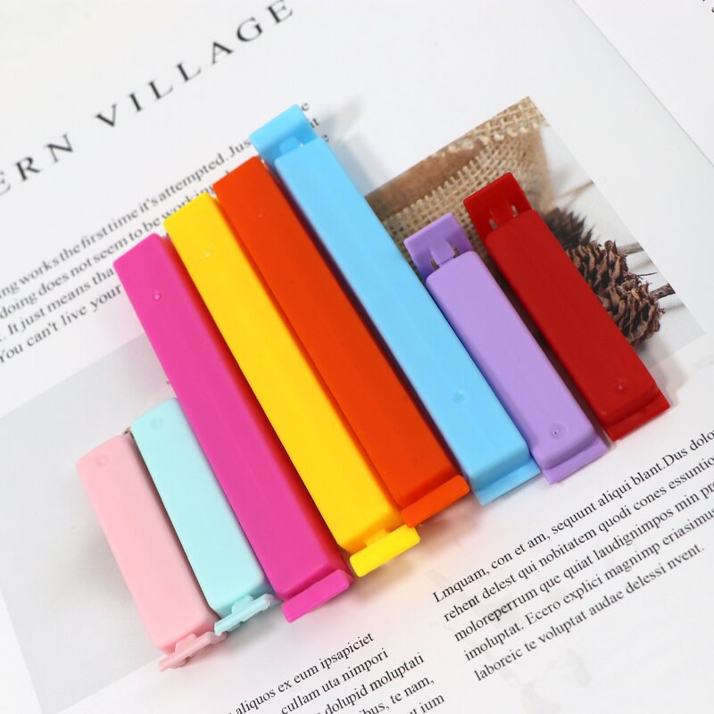Factory wholesale cartoon food fresh-keeping sealing clip size optional plastic tea snacks sealing clip