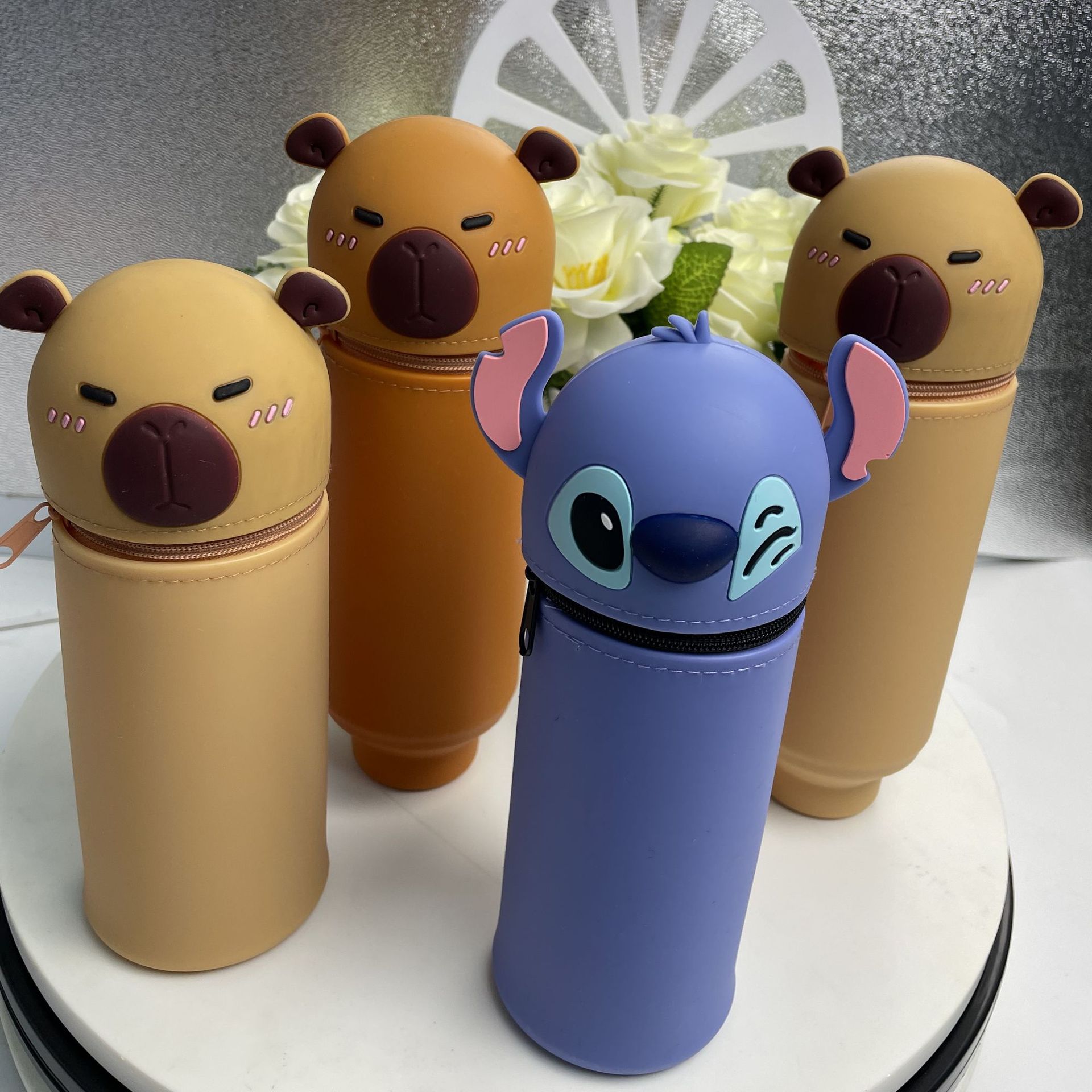 Cross-Border Kapibala Silicone Pen Holder Student Pencil Bag Stationery Cute Retractable Decompression Storage Bag Dropshipping