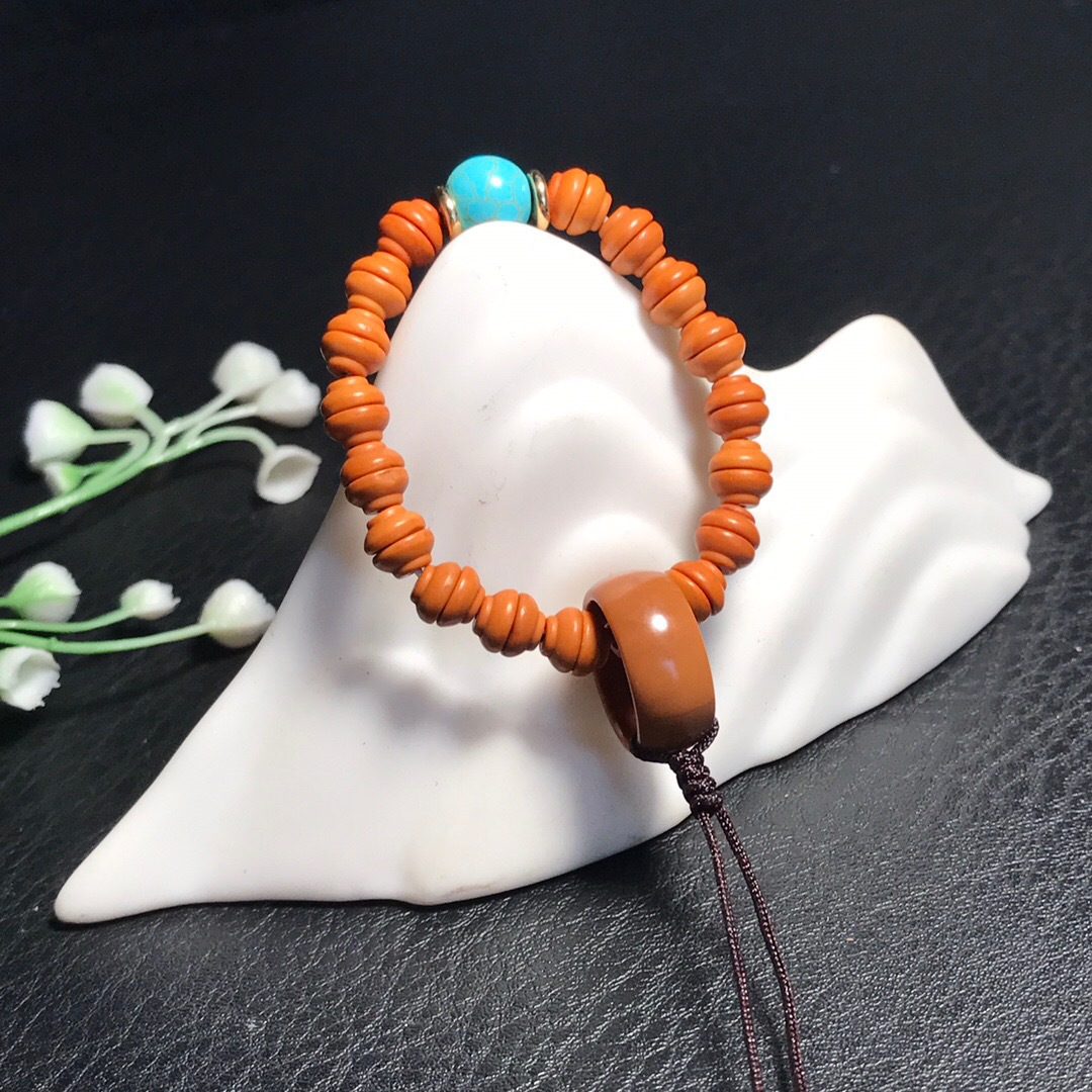 Nuclear Hometown Hand-made Natural Small Beads Hand-twisted Handpiece Original High-grade Beeswax Creative Handmade Gourd Pendant
