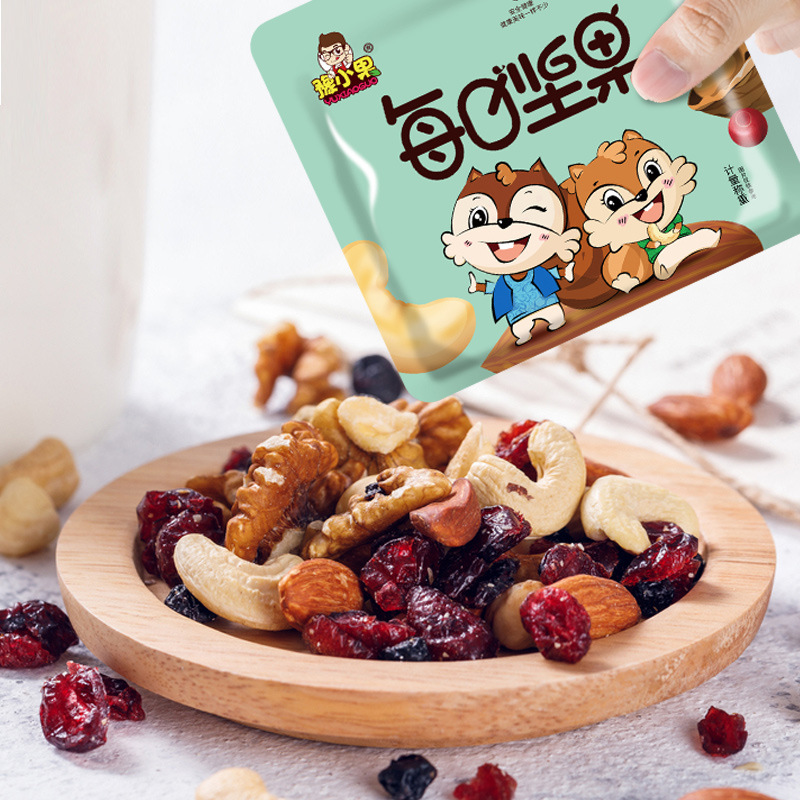 Factory wholesale nutrition, healthy and delicious daily nut fried goods casual snacks mixed with dried fruit fried food