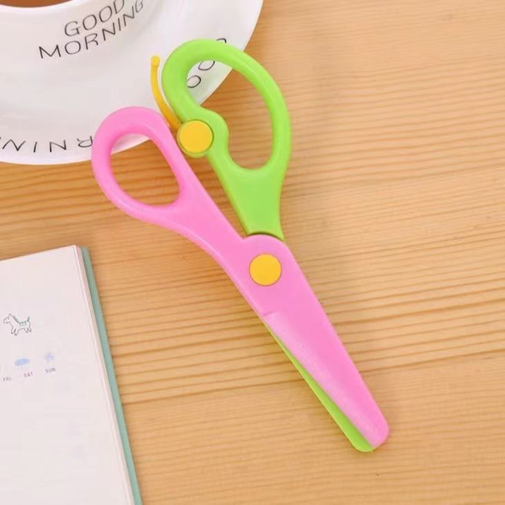 Factory Direct Sales Children's Plastic Paper-Cut Scissors Cartoon Anti-Pinch Elastic Children's Safety Paper-Cut Scissors