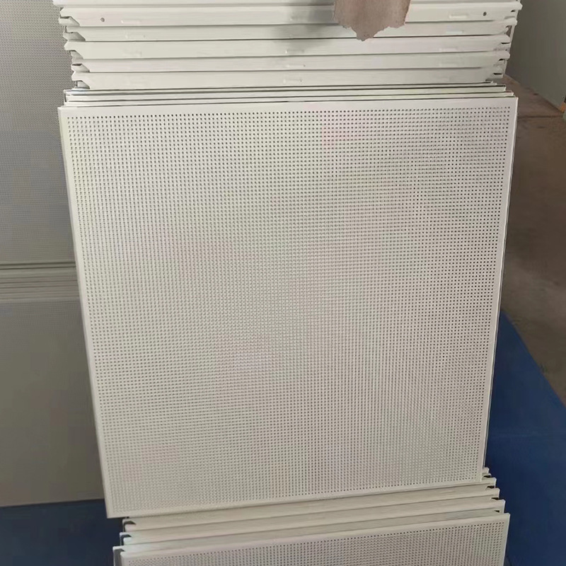 Integrated Ceiling Aluminum Gusset Plate Manufacturer Engineering Special 600600 Flat Full Hole Plate Station Shopping Mall Hospital Aluminum Ceiling