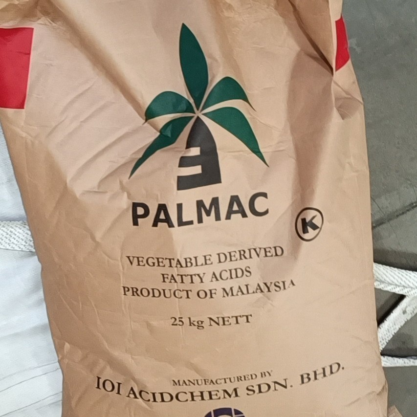 Lauric Acid 1299 Malaysian Coconut Tree Daily Chemical Grade Soap Washing Raw Material Surfactant Lauric Acid