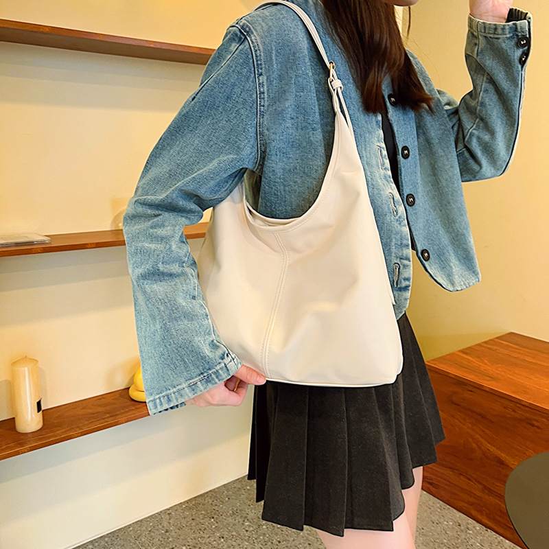 Large-Capacity Bag for Women in Autumn 2025 New Fashion Shoulder Bag Simple Fashion Large-Capacity Commuter Tote Bag for Women