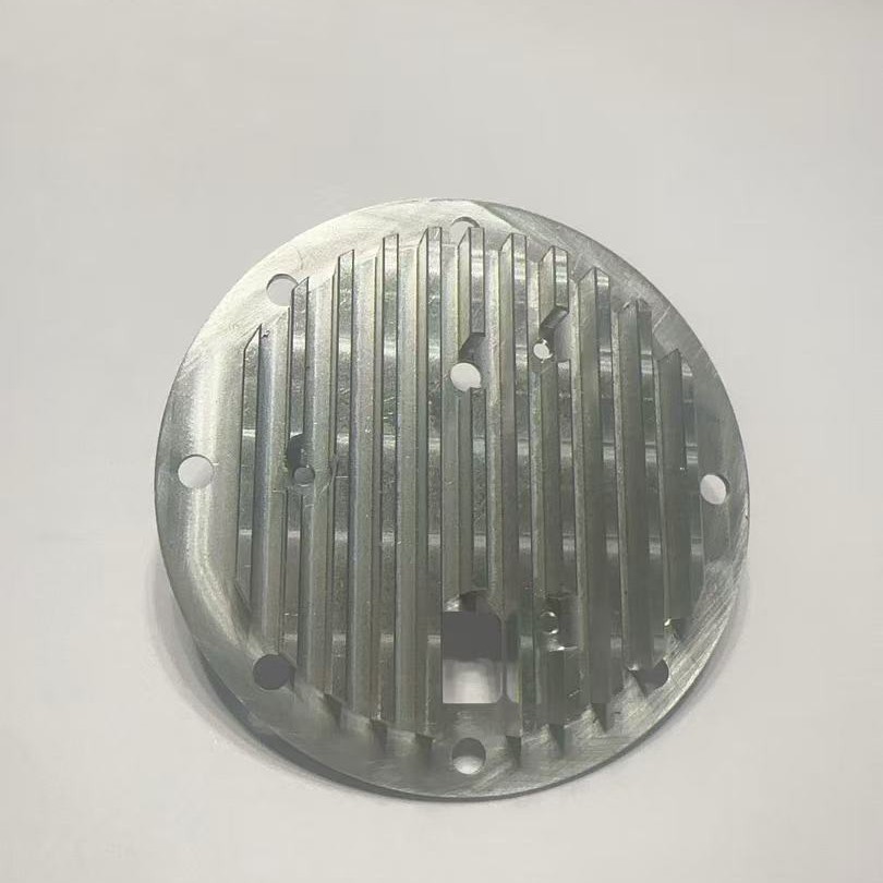 Точные детали из алюминиевого сплава: обработка с ЧПУ, радиатор