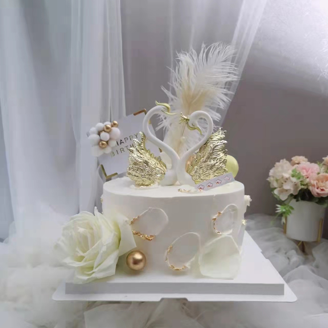 Swan cake decoration birthday gold-plated beautiful crown Swan love bird cake decoration cross-border special batch