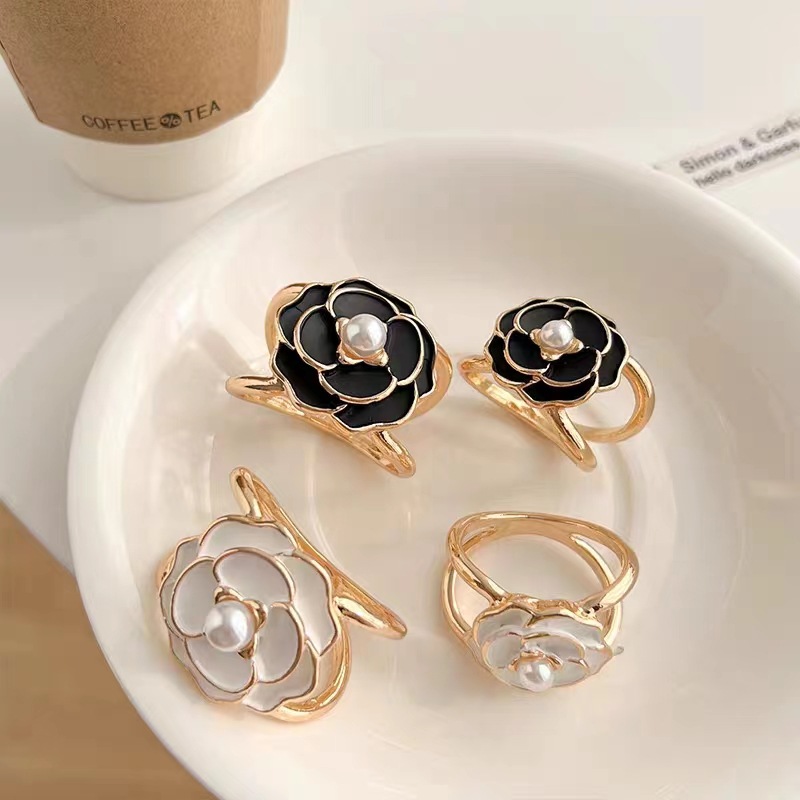 French Vintage Camellia Niche Design Silk Towel Buckle Women's Ring Buckle All-match Decorative Accessories Scarf Buckle