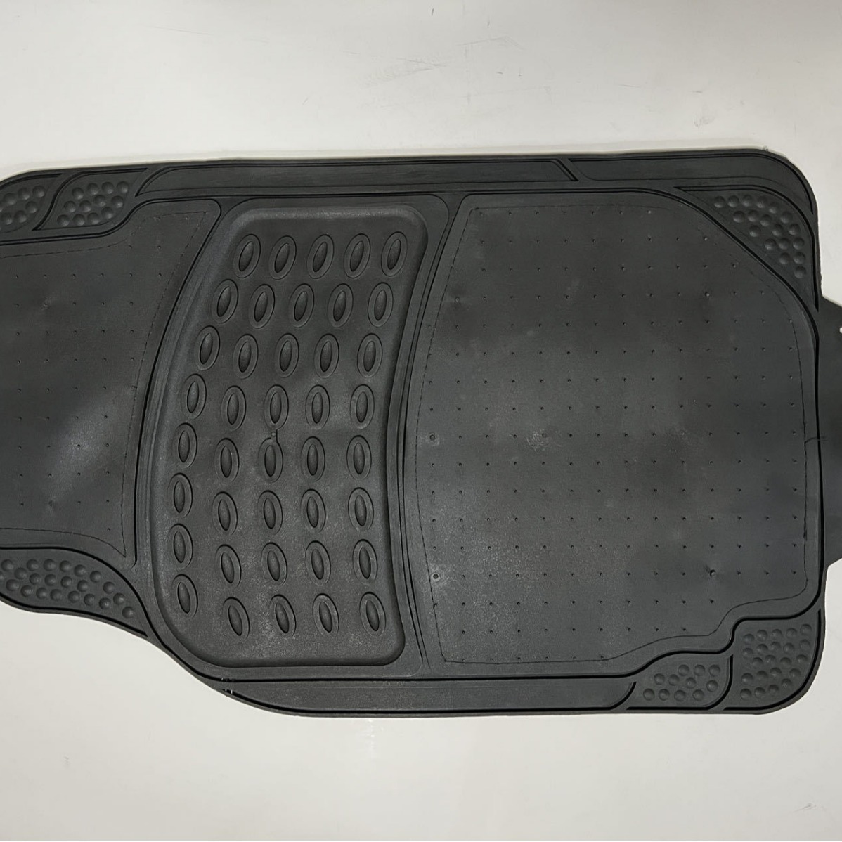 PVC/TPR/TPE waterproof non-slip Four Seasons General car mats cow's eye three-piece set