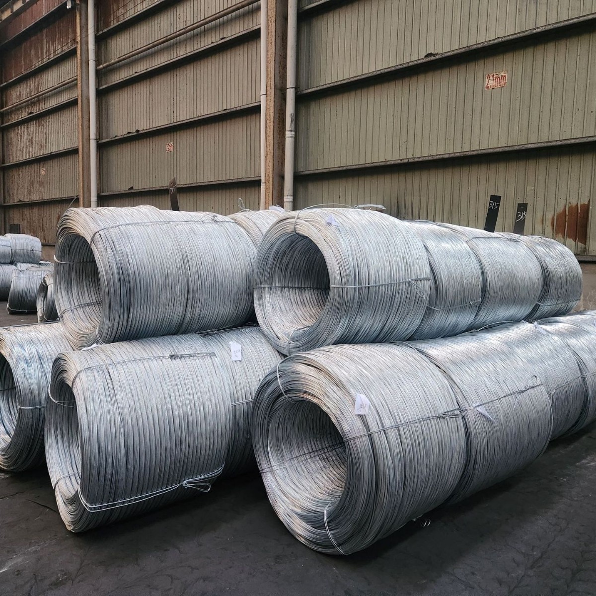 Low-Carbon Industrial Galvanized Wire for Pulley Wire Reels, Iron Wire for Electroplating, Industrial Handmade Iron Wire for Bundling