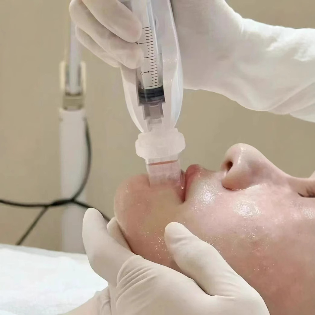 Water Light Essence Liquid, Special for Beauty Salons, Ampoule for Brightening and Hydrating, Non-Sticky Oe-M