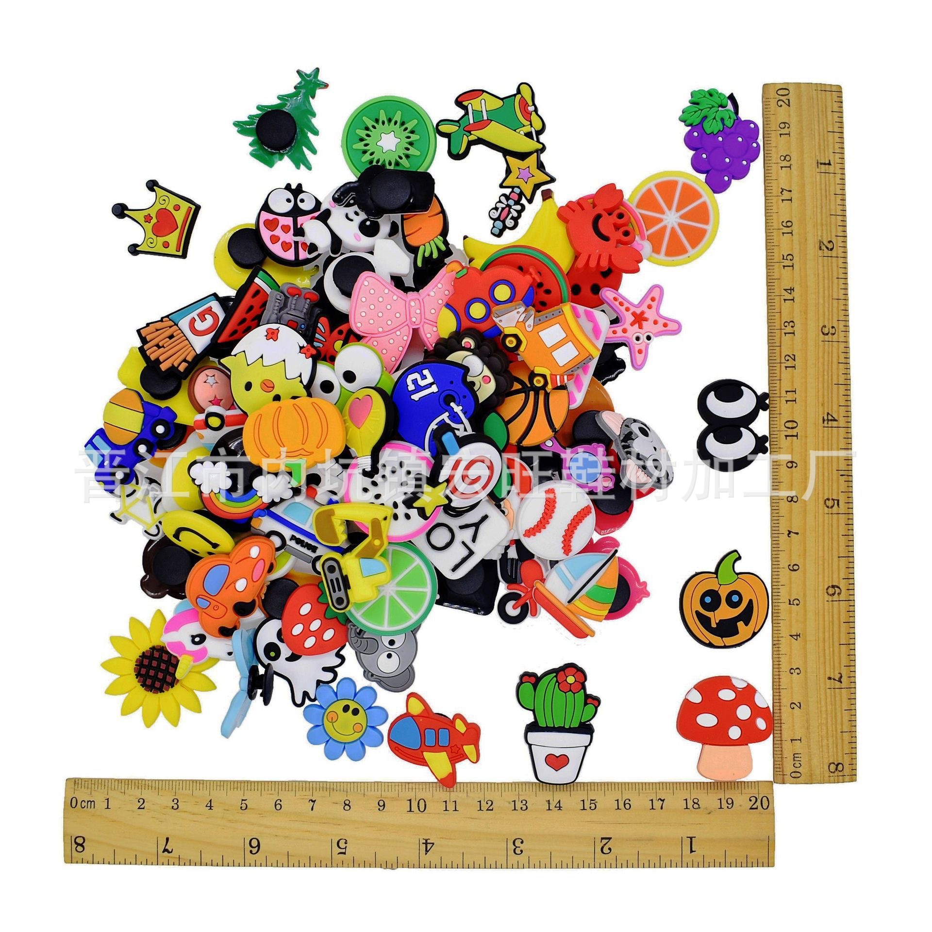 Random 100 shoes flower broken hole shoes shoes flower accessories garden shoes buckle cute cartoon DIY decorative buckle