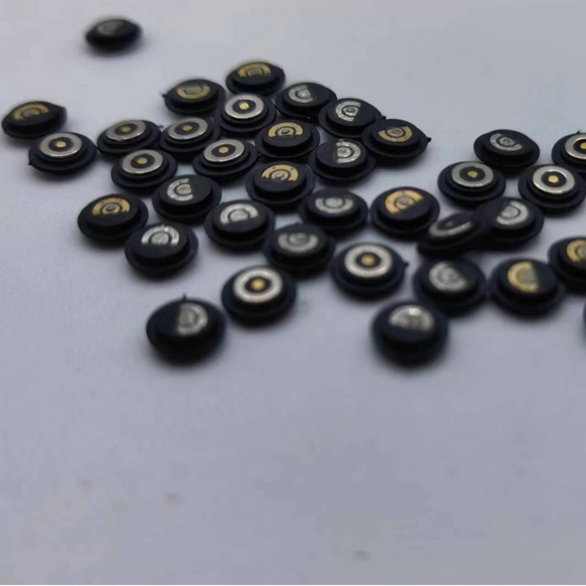 Source Factory Wholesale Round Magnetic Connector Magnet Head Waterproof Smart Ring Charging Cable Female Base