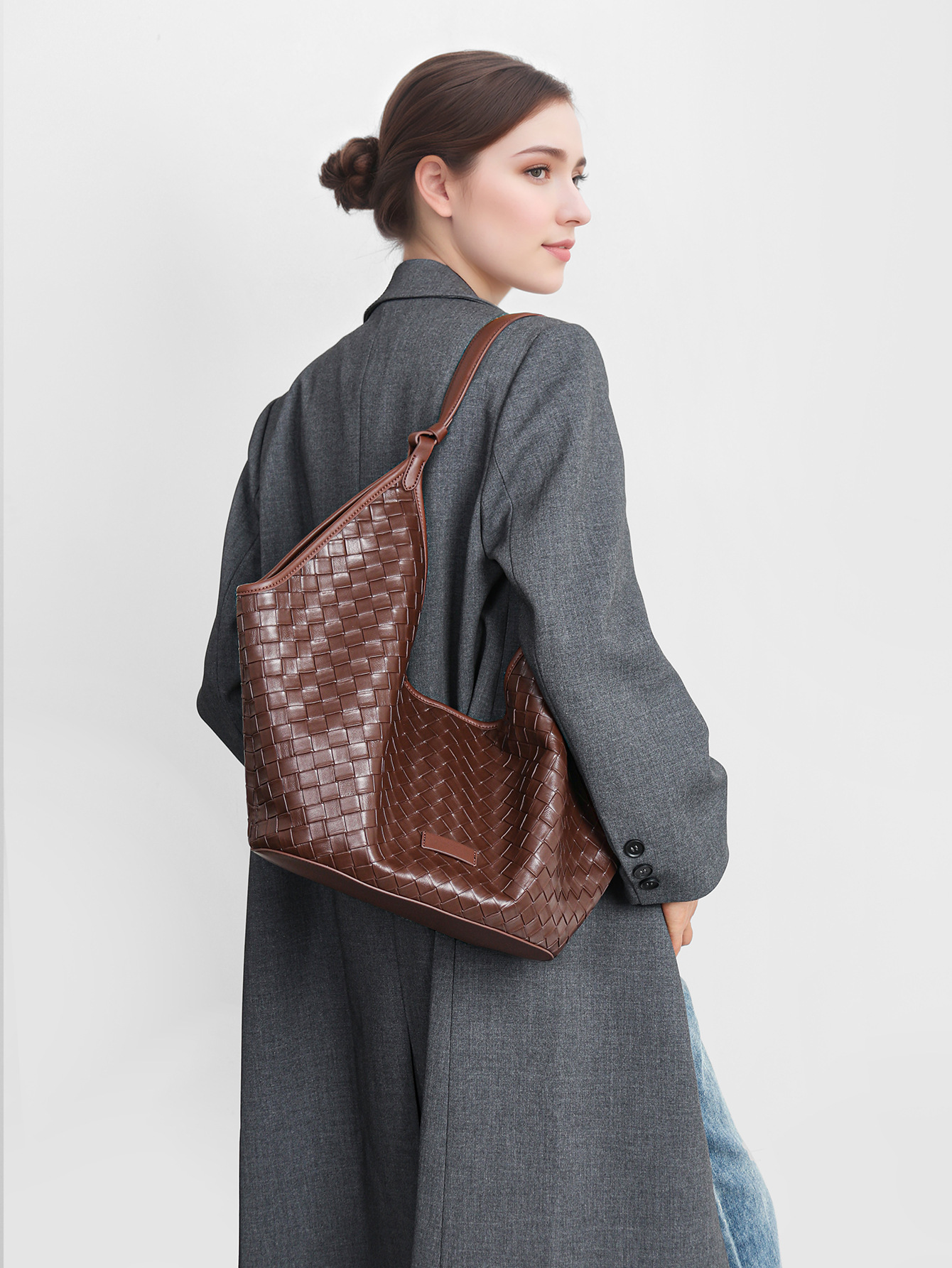 Genuine Leather Large-Capacity Bag for Women 2025 New Bags Fashionable Cowhide Woven Pattern Women's Class Commuter Bag