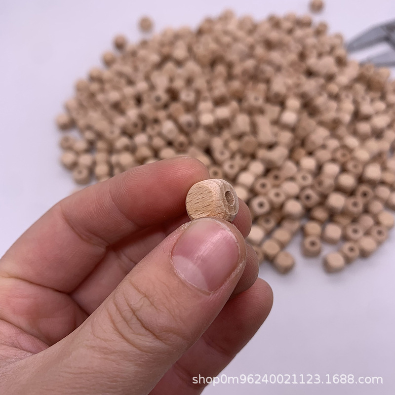 Factory direct solid wood beech dice children beaded beads loose beads handmade DIY crafts spot