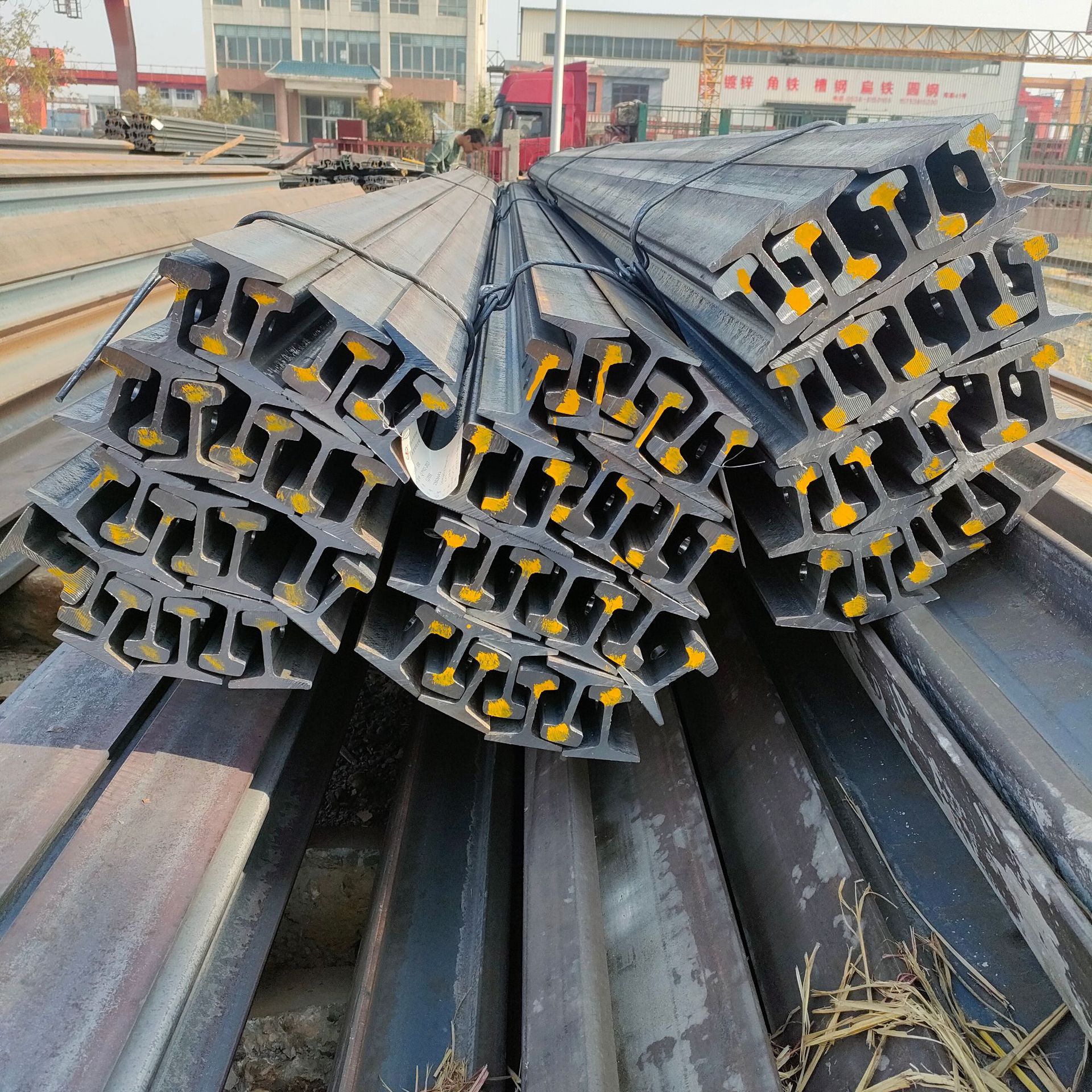 43kg Steel Rail 38kg Running Track 30kg Light Rail 50kg Heavy Rail R65 Steel Rail Cutting Cr73
