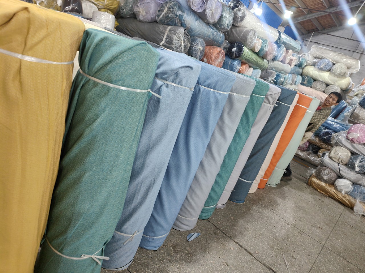 Warehouse Stock Curtain Fabric Cheap Treatment Supply Light Spinning City Market Wholesaler Quality Meter Count Guaranteed