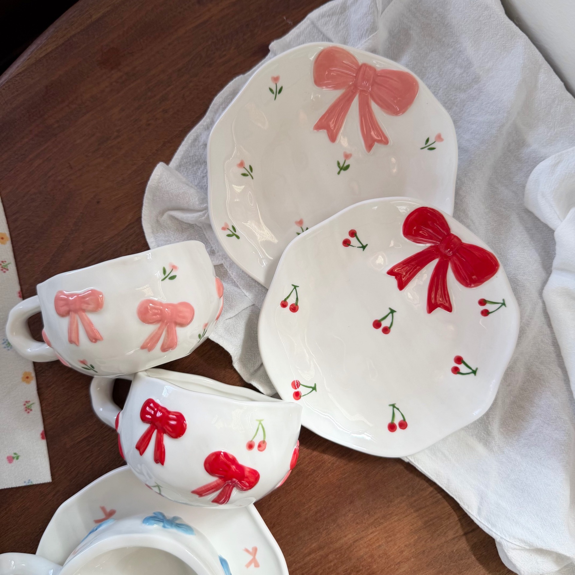 Korean Ins Style Embossed Handmade Bow Ceramic Coffee Cup and Saucer Hand-Kneaded Asymmetrical Cup and Saucer Dessert Plate
