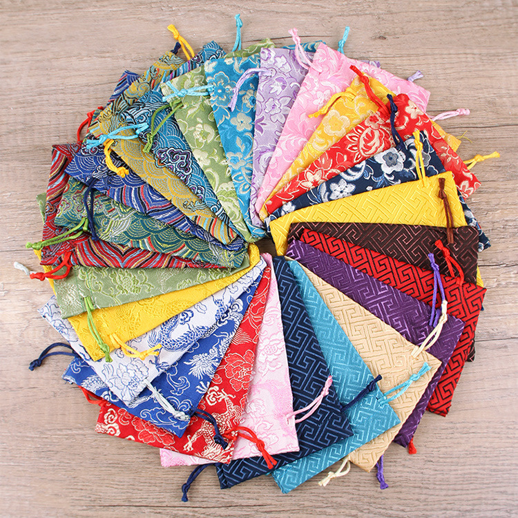 Brocade bag Chinese style ethnic bag jewelry gift wedding candy beads hand string packaging bag mosquito repellent sachet empty bag