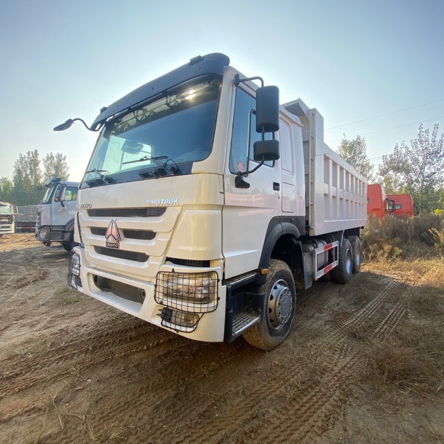 Refurbished Used Sinotruk Howo Tx Crash-Resistant Truck, 375 Horsepower, for Export to Africa, Can Be Used as a Right-Hand Drive Vehicle