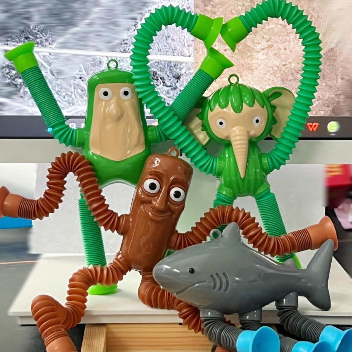 Растяжимый деревянный палочка-акула, универсальная растяжная трубка, детская игрушка для снятия стресса с присоской, иностранная мифология