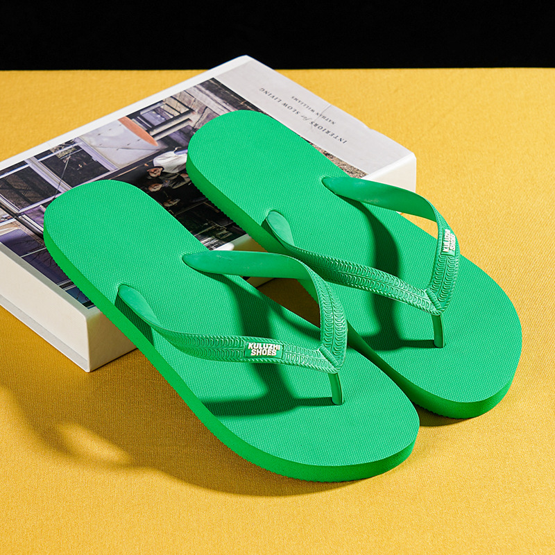 Flip-Flops Men's 2025 Summer New Casual Versatile Flip-Flops Beach Shoes Trendyy Outer Wear Non-Slip Sandals