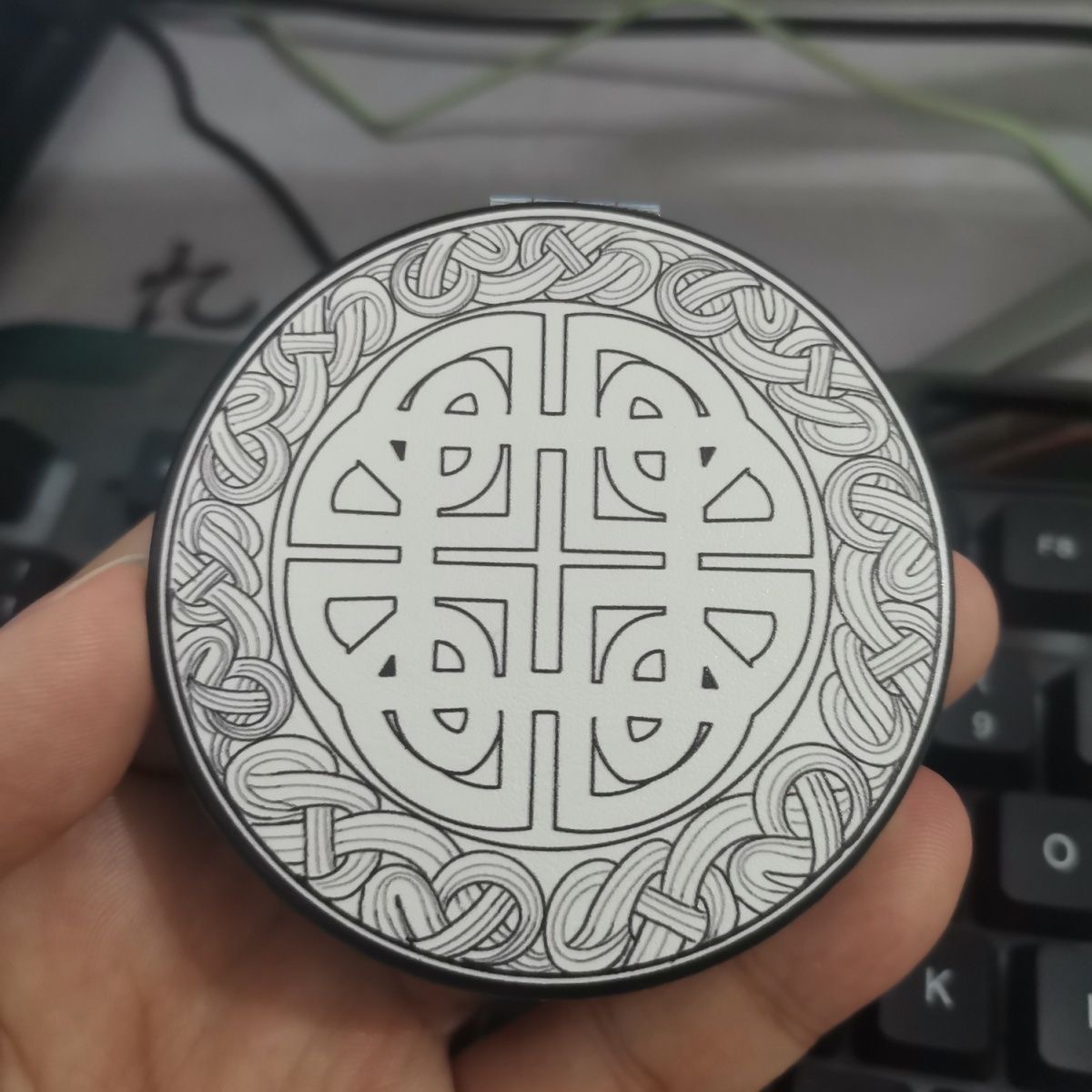 Delta Action Peripheral: Nicholas Tse's Mirror Double-Sided Folding Round Mirror, a Popular Item among Delta Players