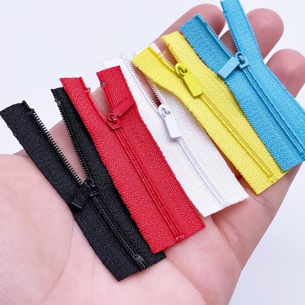 Оптовая продажа замка № 0 нейлоновый закрытый замок для детской одежды, замок для игрушечной куклы, мини-замок