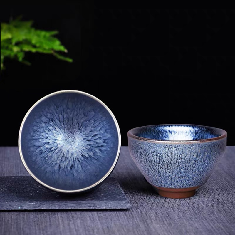 Чайный кубок ручной работы в подарочной коробке с хризантемой