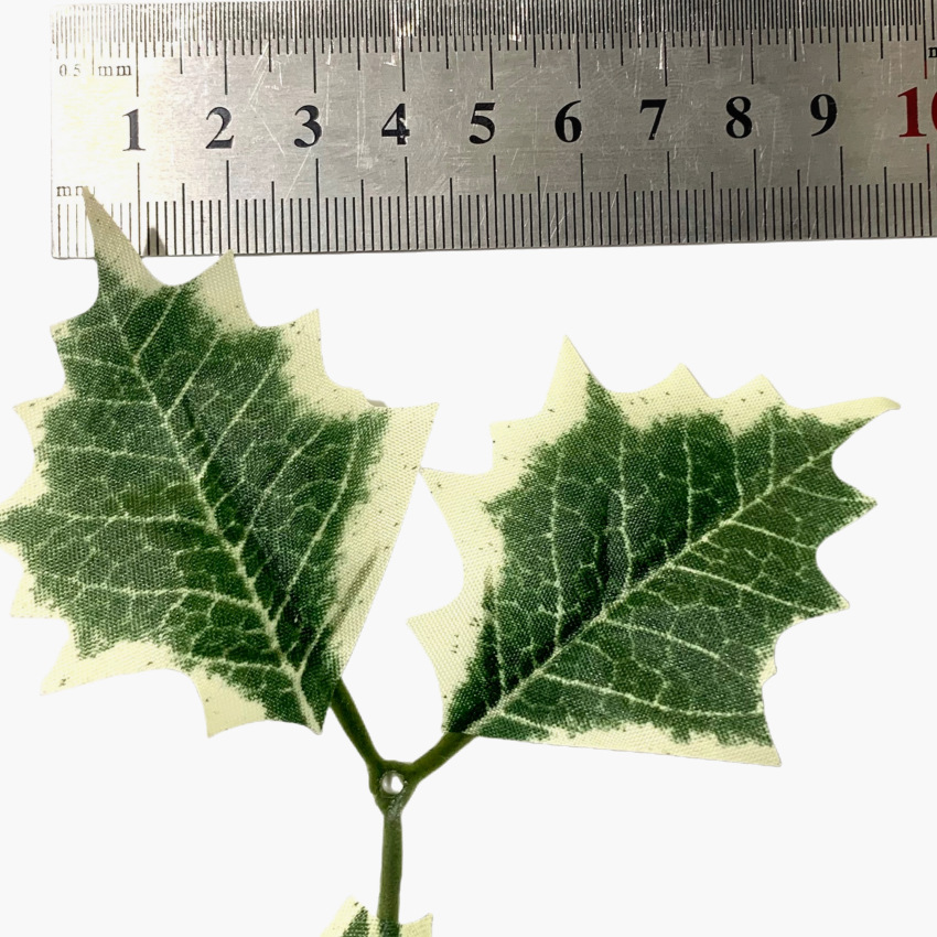 Simulated Christmas Leaves with White Edges Harry Leaves Christmas Decoration Green Leaves Factory Supply Available in Stock
