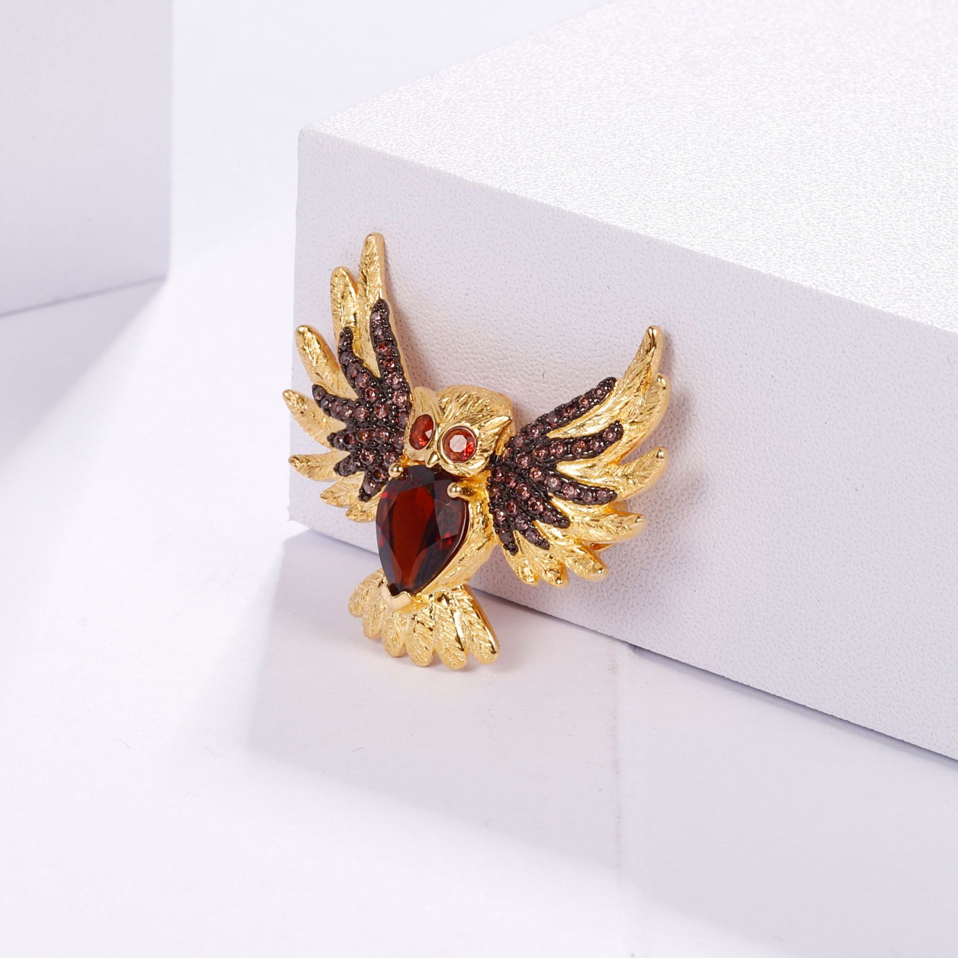 Designer Caibao Brooch Pendant Owl Design High-grade 925 Silver Natural Garnet Necklace Pendant