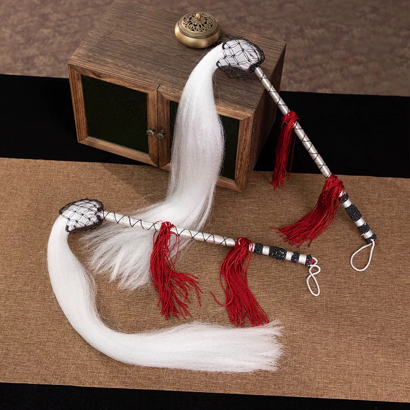 Реквизит для оперных представлений: пыльца евнуха, пыльца из конского хвоста, мухобойка для тайцзи, облачный веник монахини в древнем костюме