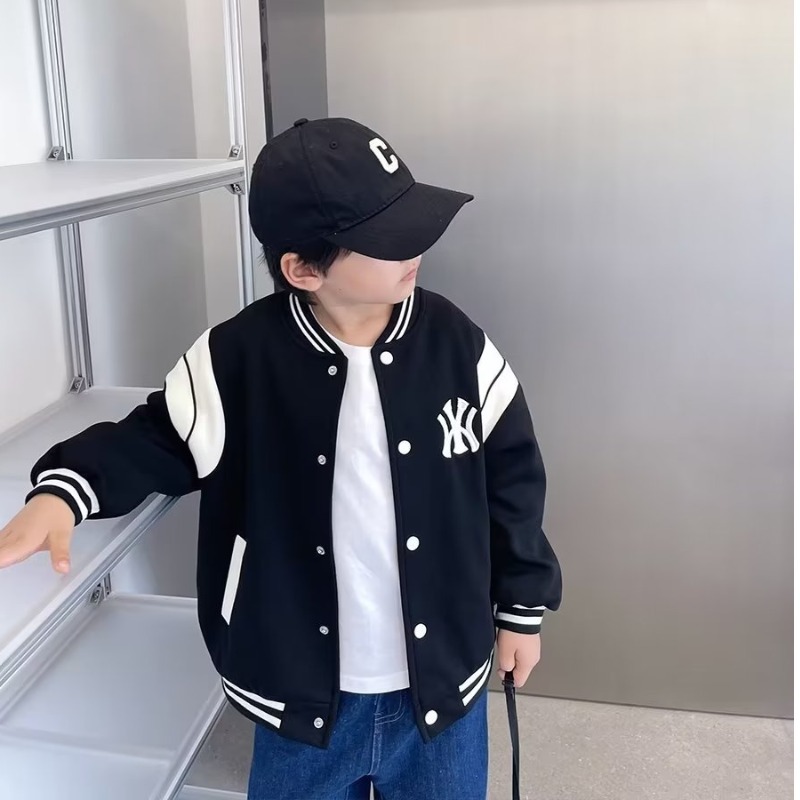 Children's Clothing, Boys' Baseball Uniform Jackets, Autumn and Winter New Fashionable Kidsren's Spring Sports Jackets, Medium and Large Kidsren's Tops, Trendy