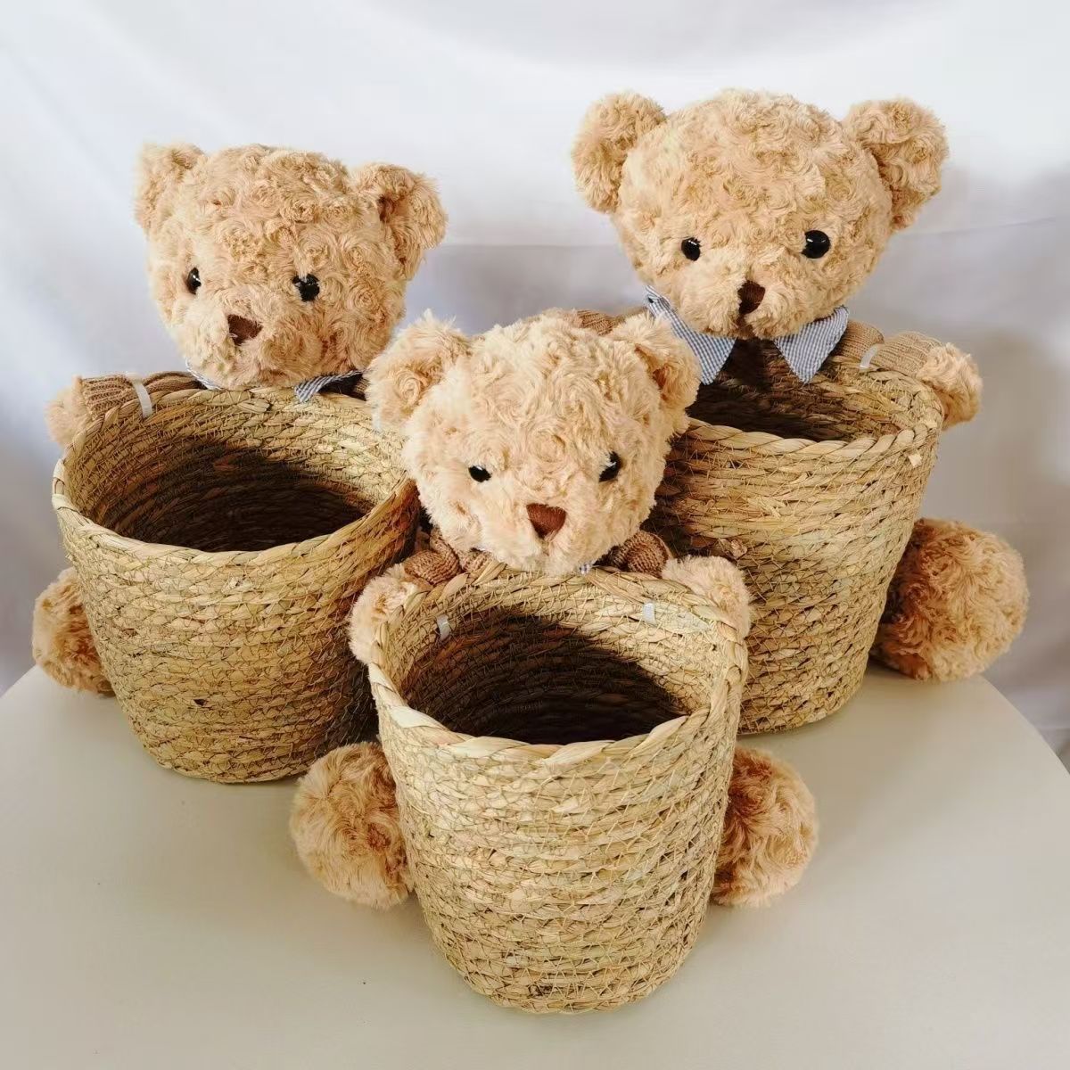 Carefully Selected Straw Woven Hug Buckets, Woven Flower Baskets, Plant Pots, Straw Woven Flower Pots, Flower Shop Holiday Popular Straw Woven Flower Baskets