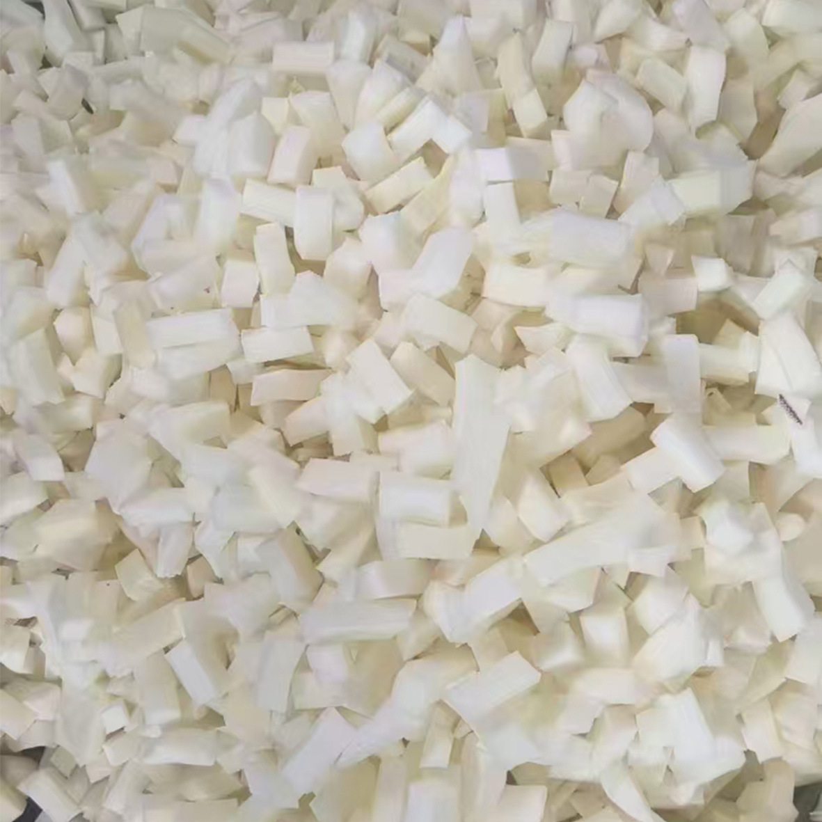 Поролоновые частицы из памяти с резкой из перьев и шелка