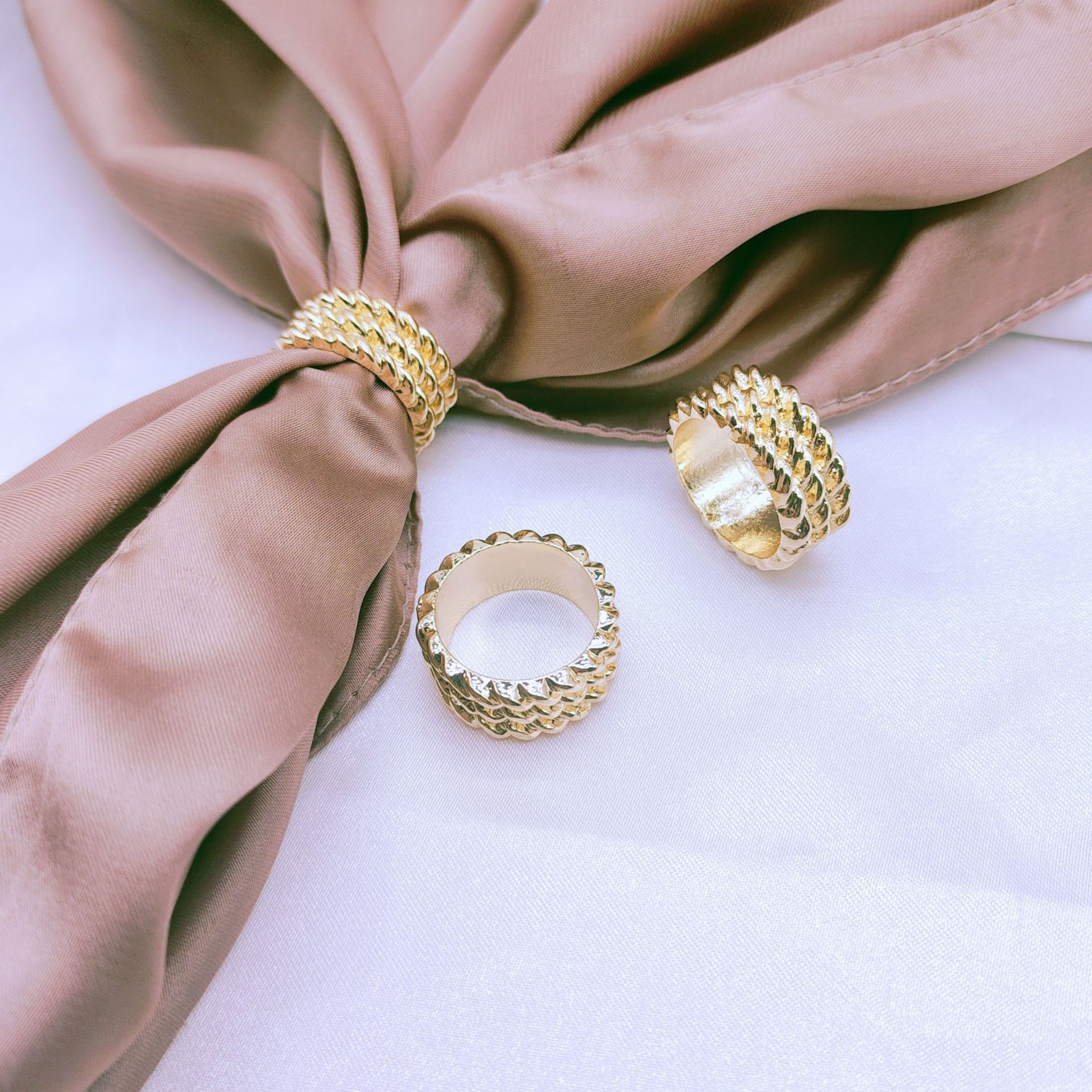 Корейский стиль простая ретро кольцевая заколка из сплава для шелкового шарфа, заколка с закрученным пустотелым дизайном, универсальная персонализированная заколка для шали