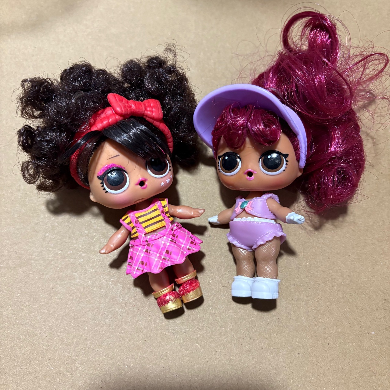 Набор кукол для посадки волос с случайными нарядами, обувью и аксессуарами, около 8 см