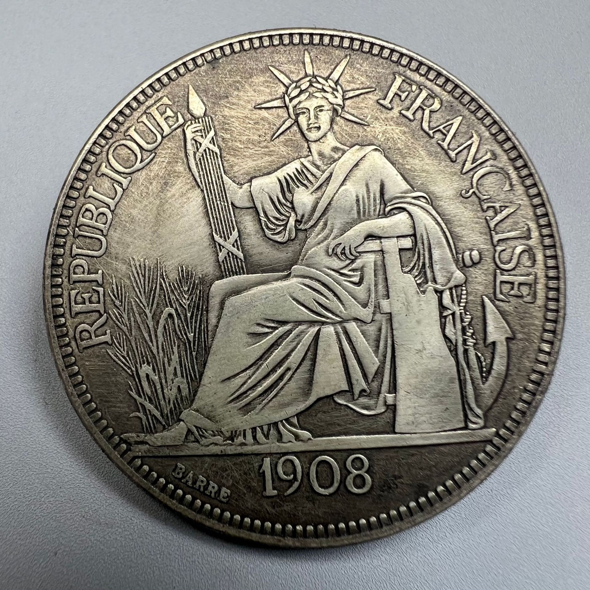 Антикварные изделия Иностранные монеты Серебряные доллары Сат Юань Серебряные доллары Производитель Опт