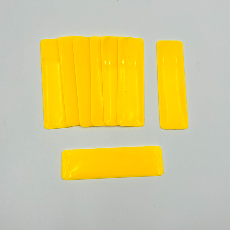 Small scraper hard plastic yellow glue removal shovel sticker hand account small yellow scraper beautiful sewing car sticker color change mold tool