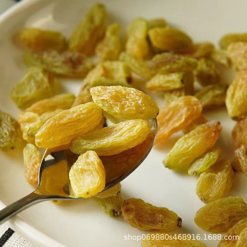 Xinjiang specialty tree yellow raisin Turpan yellow raisin dried pregnant women eat office snacks Aksu straight hair